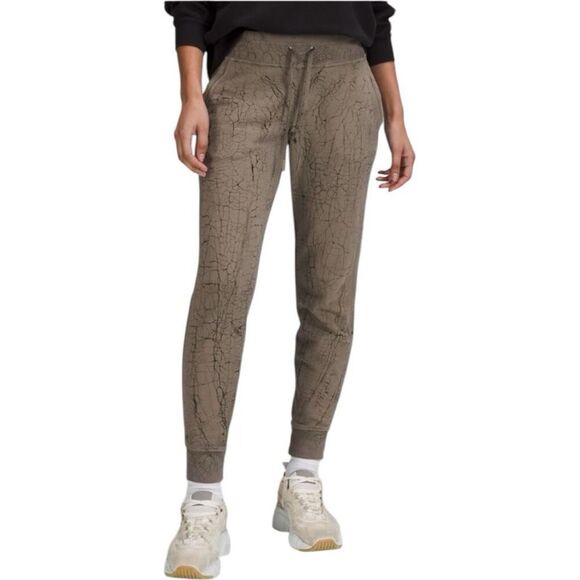 Lululemon Warm Down Jogger Thread Dye Size 0 NWT Athleisure Athletic Yoga